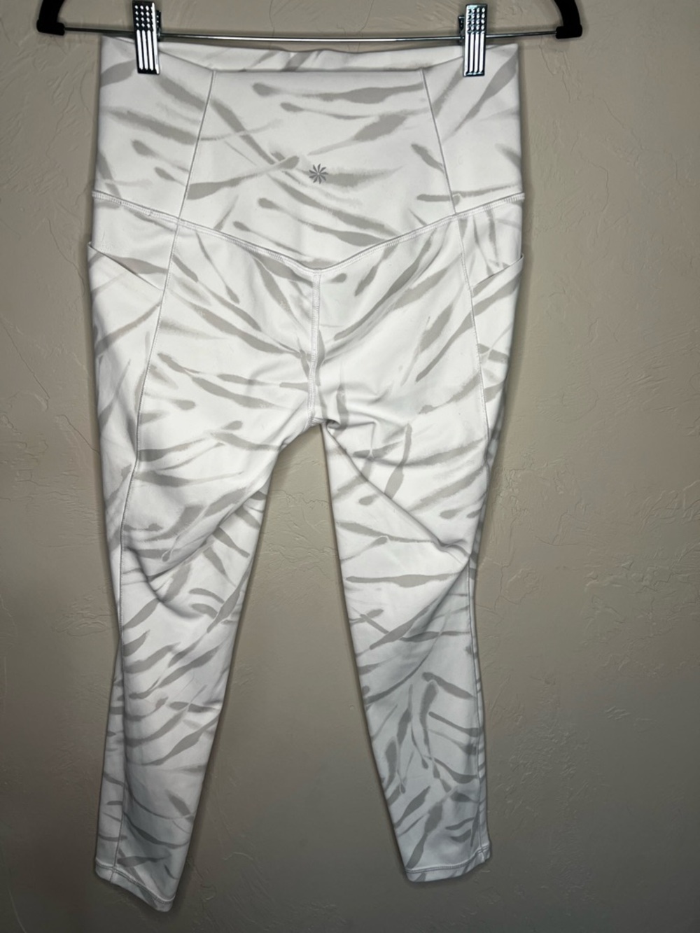 Athleta Salutation Stash Pocket White Light Gray Marble-Print Athletic Leggings - Picture 8 of 11